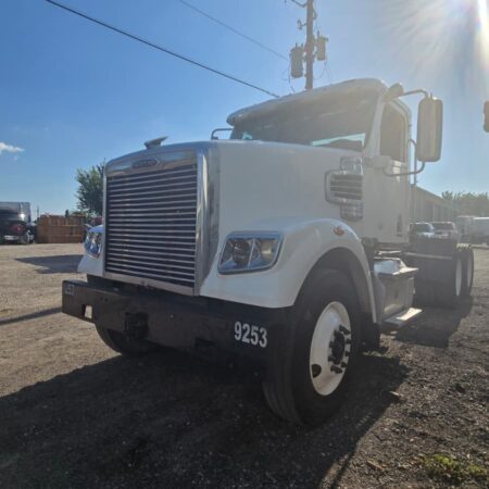 2015 FREIGHTLINER CORONADO DAY CAB W PTO PUMP