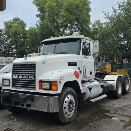 2018 MACK CH DAY CAB TANDEM WITH PTO PUMP