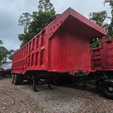 STEEL DUMP TRAILER BARN DOOR TANDEM 62 YARDAS 30 FT LONG SINGLE POINT SUSPENSION