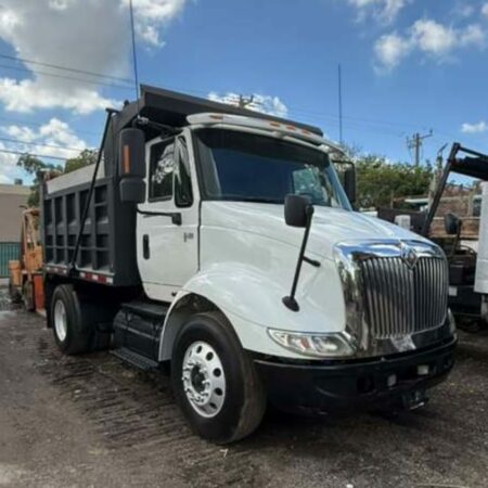 2007 INTERNATIONAL DUMP TRUCK SINGLE AXLE WITH CUMMINS M11 MECHANIC ENGINE