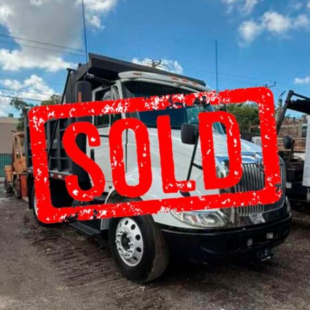 2007 INTERNATIONAL DUMP TRUCK SINGLE AXLE WITH CUMMINS M11 MECHANIC ENGINE