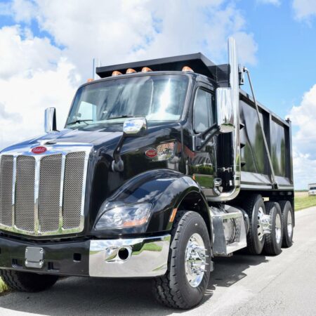 2022 PETERBILT 579 DUMP TRUCK STEEREABLE THIRD AXLE