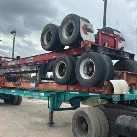 1999 CHASSIS CONTAINERS 40FT 11R22.5 TIRES