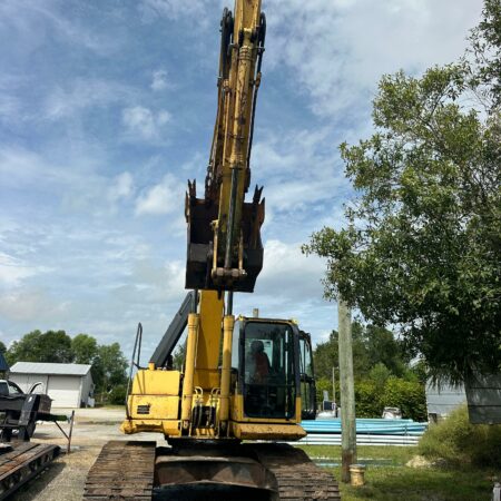 2011 KOMATSU PC200LC8 EXCAVATOR CAB A/C W/ HAMMER LINE KIT & BUCKET