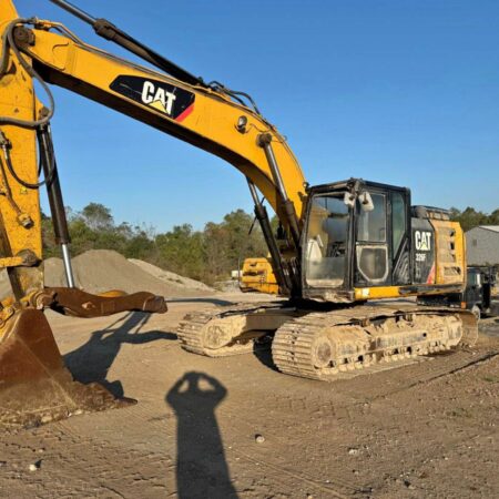 2015 CATERPILLAR 326 FL EXCAVATOR CAB WITH HYDRAULIC THUMB A/C & RADIO