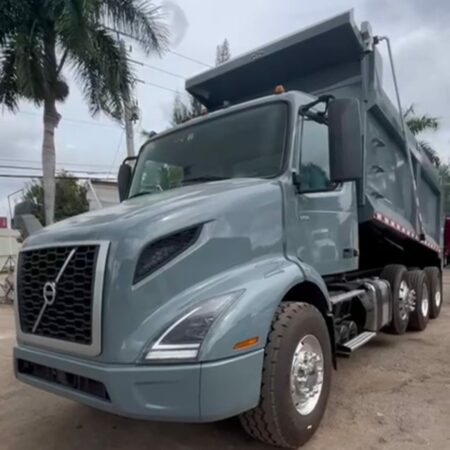 2022 VOLVO VNR300 DUMP TRUCK TRI-AXLE LOW MILES
