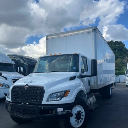 2023 INTERNATIONAL MV607 BOX TRUCK W/ 26′ ALUMINUM LIFTGATE GVW 25.999 NON CDL REQUIRED