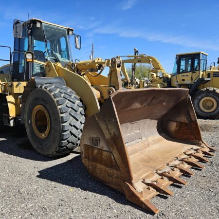 2002 CATERPILLAR  966G WHEEL LOADER  WORKING GOOD  ENCLOSED CAB  A/C  WORKING & BUCKET