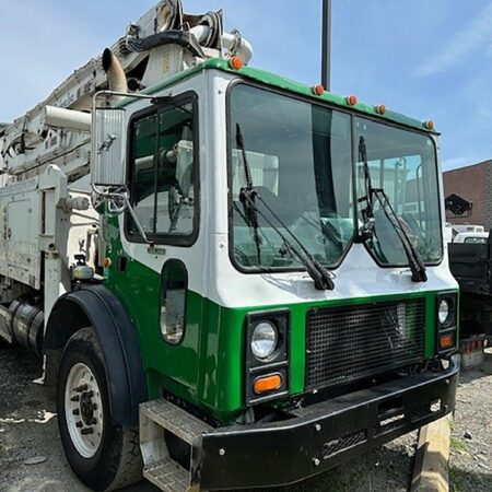 2004 CONCORD 28M CONCRETE PUMP  MOUNTED ON 2004 MACK MR690S TRUCK