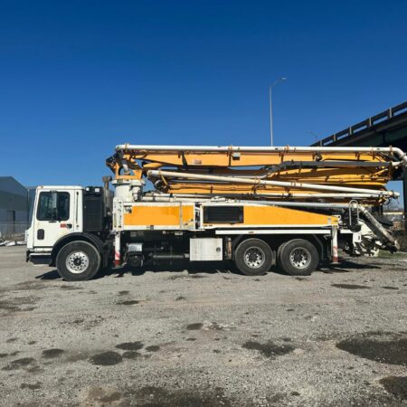 2014 PUTZMEISTER 36 METER CONCRETE PUMP MOUNTED ON A 2014 MACK MRU613