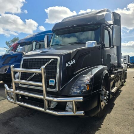 2017 VOLVO VNL W/ SLEEPER & THERMOKING APU UNIT