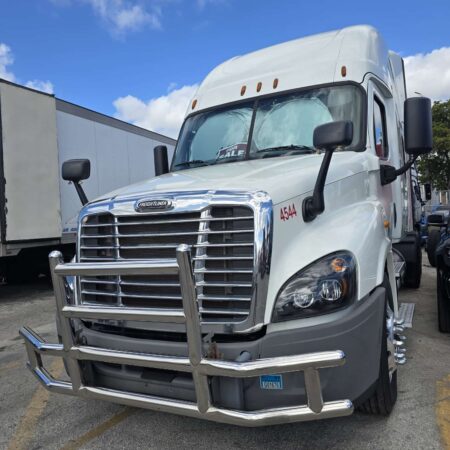 2019 FREIGHTLINER CASCADIA DETROIT EQUIPPED W/ THERMOKING APU UNIT