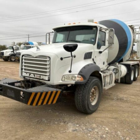 2015 MACK GRANITE GU813 CONCRETE MIXER 10.5 YARDS LOW MILES