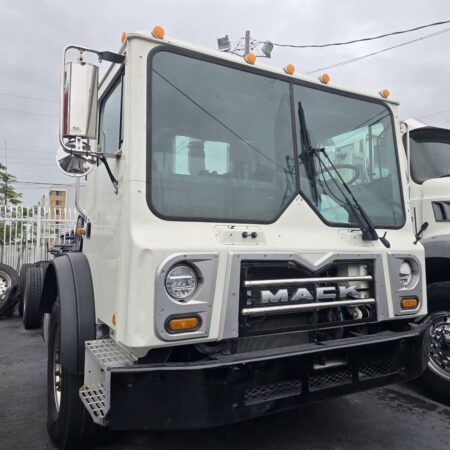 2017 MACK  MRU613 TERRAPRO CAB OVER ROLL OFF TANDEM AXLE