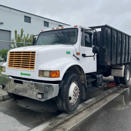 1995 INTERNATIONAL 3800 T444E SINGLE AXLE DUMP TRUCK  16 FT LONG BODY
