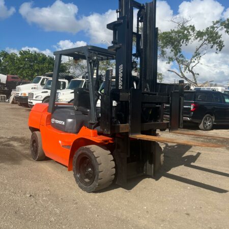 2006 TOYOTA 7FDU35 HEAVY DUTY DIESEL FORKLIFT 8000 LB 3500 KG WITH SIDESHIFT & 2 STAGE VERTICAL MAST