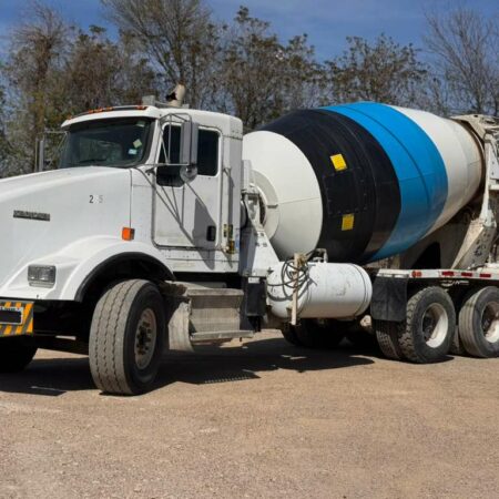 2008 KENWORTH T800 CONCRETE MIXER 10.5 YD CBMW MIXER MANUAL TRANSMISSION