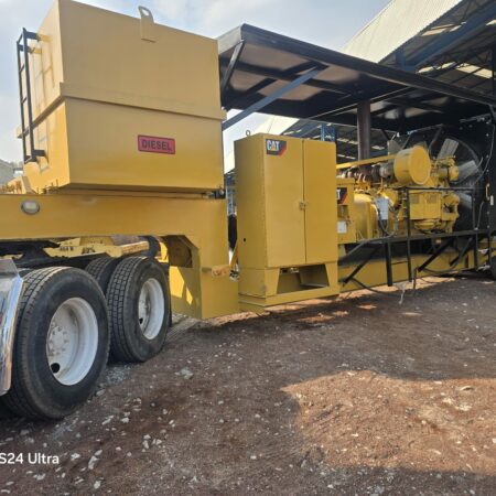 2010 GENERATOR ELECTRIC CATERPILLAR 3508 DIESEL CAPACITY : 1000KW 1250 KVA MOUNTED ON LOW BOY TANDEM