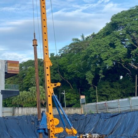 2011 BAUER BG 28 H ROTARY DRILLING RIG OPERATING WEIGHT 90 TONS