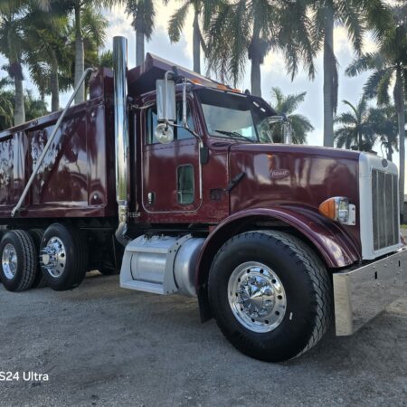 2005 PETERBILT 357 TRI AXLE DUMP TRUCK W/ STEERABLE THIRD AXLE  FACTORY DOUBLE POWER STEERING