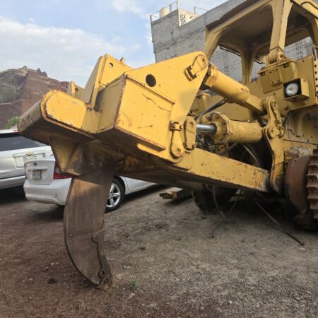 CATERPILLAR D8K SINGLE SHANK RIPPER HEAVY DUTY W/ DUAL HYDRAULIC CYLINDERS ORIGINAL CAT ATTACHMENT