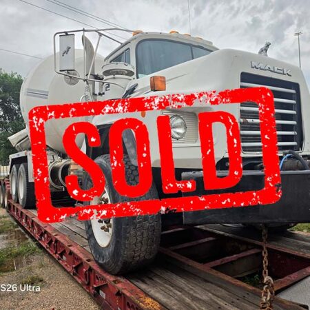 2005 MACK GU713 READY MIX CONCRETE MIXER TRUCK 10.5 YARD  MCNEILUS