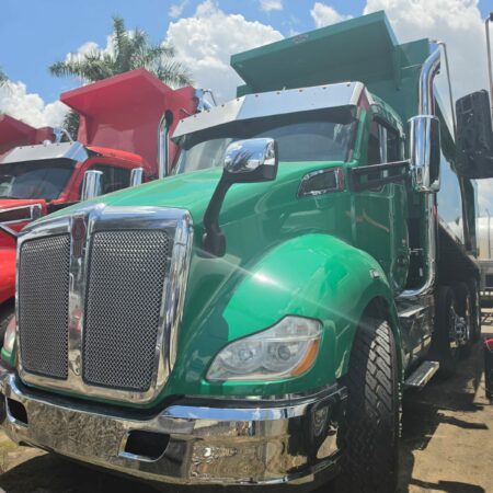 2018 KENWORTH T680 DUMP TRUCK TRI-AXLE