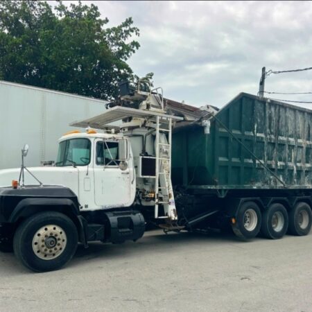 2006 IMT 16000S3 GRAPPLE CRANE & ROLL-OFF ON A 1998 MACK RD TRI-AXLE 5,825 LBS  LIFT  40 YARDS  22 FT LONG BOX