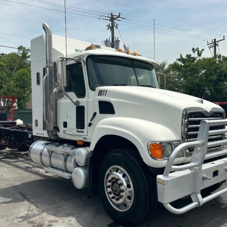 2006 MACK GRANITE EXTENDED CAB & SLEEPER DOUBLE WET LINE KIT & DOUBLE FRAME 21 FT LONG CHASSIS