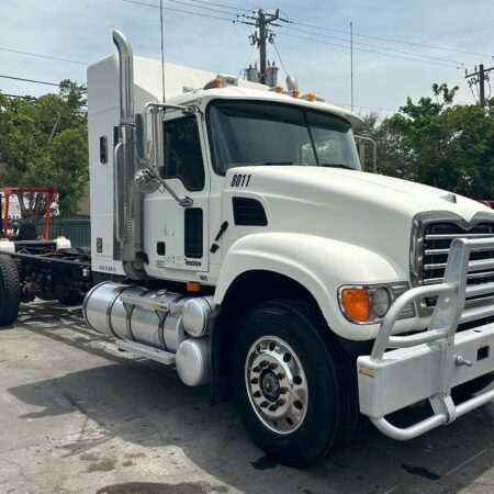 2006 MACK GRANITE EXTENDED  & SLEEPER CAB DOUBLE CHASSIS 21FT W/ DOUBLE WET LINE KIT
