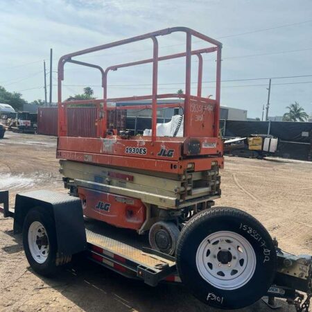 2007 JLG 3246ES ELECTRIC SCISSOR LIFT 32 FT PLATFORM HEIGHT &  7.000 LB CAPACITY