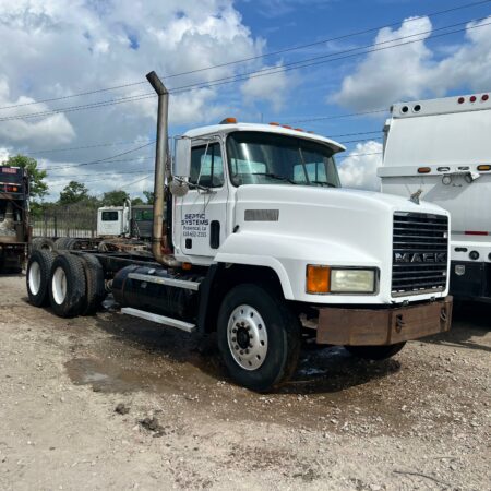 2000 MACK DAY CAB LONG 16 LFT TANDEM 16FT
