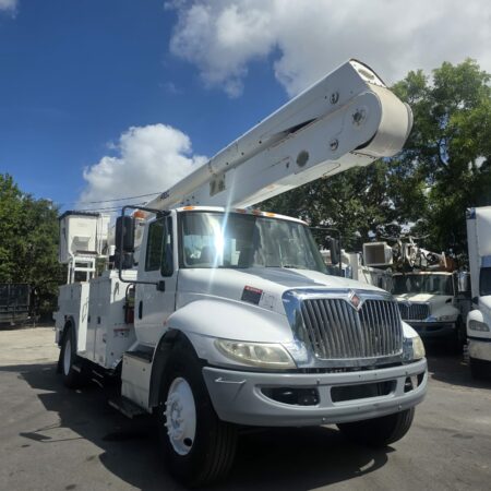 2017 INTERNATIONAL 4300 BUCKET TRUCK ALTEC A755 60FT INSULATE DOUBLE MAN BUCKET