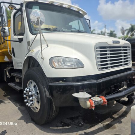 2018 FREIGHTLINER 2,500 GALLON WATER TRUCK