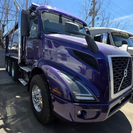 2023 VOLVO VNR TRI-AXLE DUMP TRUCK LOW MILES