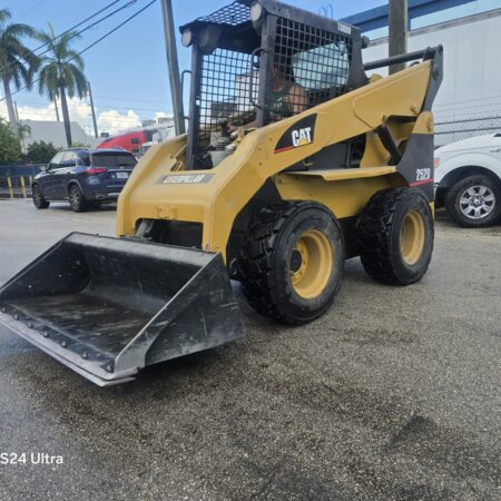 2005 CATERPILLAR 252B SKID STEER LOADER