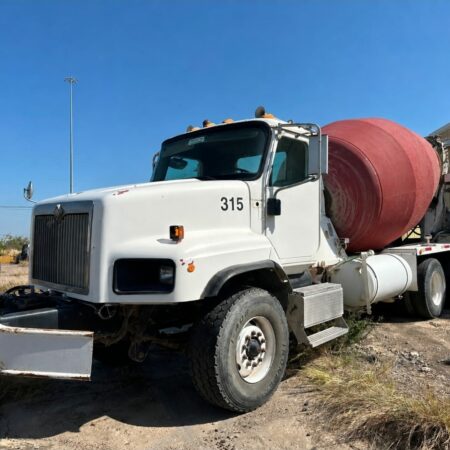 2006 INTERNATIONAL MIXER TRUCK 10 1/2 YARDS 3 UNITS AVAILABLE