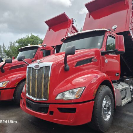 2022 PETERBILT 579 TRI-AXLE DUMP TRUCK WITH 100,000 LB HITCH 2 UNITS AVAILABLES