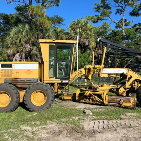 CAT 12H MOTOR GRADER  ENCLOSED CAB & SCARIFIER