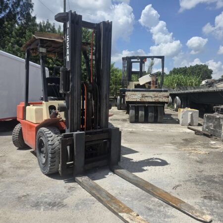 2003 NISSAN FGJ02-A30V 3 TON DIESEL FORKLIFT W/ 3-STAGE MAST 3 TON CAPACITY