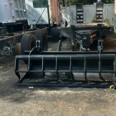 2005 CATERPILLAR 420D IT 4X4 W/ QUICK CONNECT & 3 ATTACHMENTS