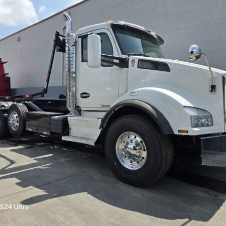 2017 KENWORTH T880 ROLL-OFF TRI-AXLE ORIGINAL FACTORY TRUCK