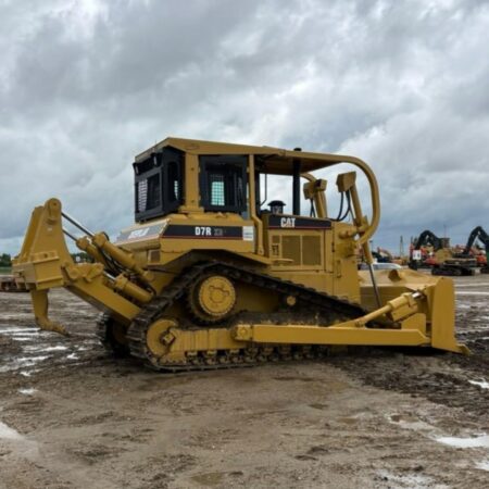 2006 CATERPILLAR D7R DOZER WITH ENCLOSED CAB & A/C & SINGLE SHANK RIPPER