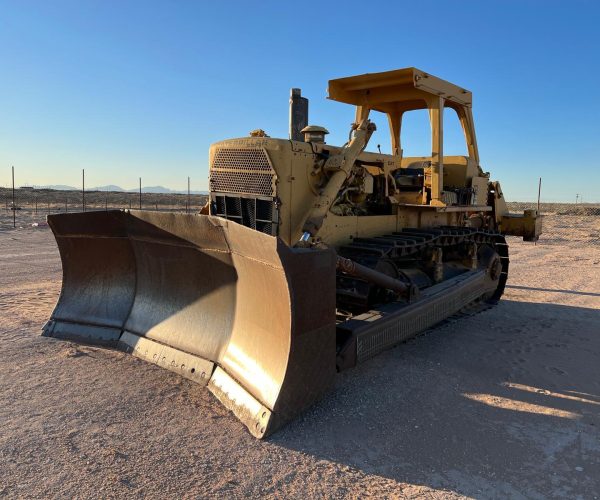 1975 CATERPILLAR D8K WITH REAR RIPPER DOZER OPEN CAB 001