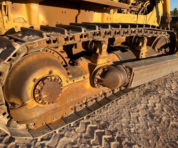 1975 CATERPILLAR D8K WITH REAR RIPPER DOZER OPEN CAB 004