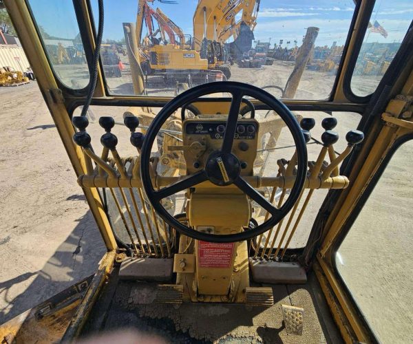1980-CATERPILLAR-140G-MOTOR-GRADER-ENCLOSED-CAB-004