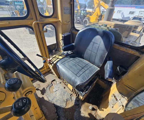 1980-CATERPILLAR-140G-MOTOR-GRADER-ENCLOSED-CAB-005