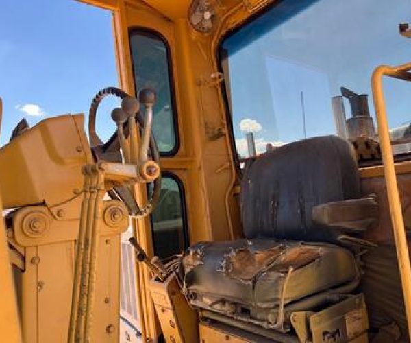 1980-CATERPILLAR-140G-MOTORGRADER-ENCLOSED-CAB-008