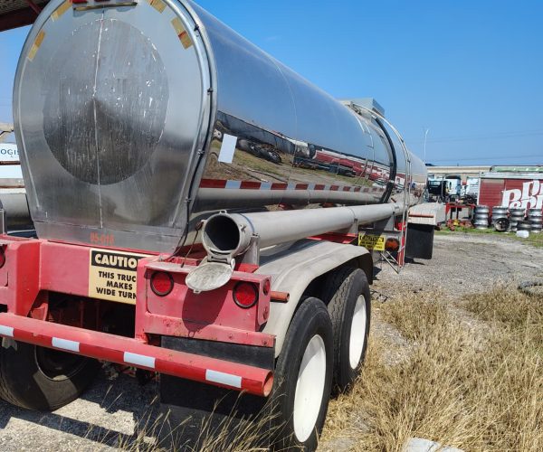 1985 BAR-BEL 4,500 GALLON FOOD-GRADE STAINLESS STEEL 002