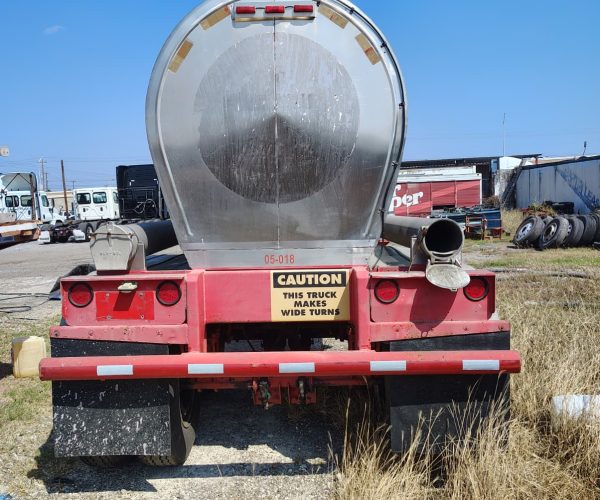 1985 BAR-BEL 4,500 GALLON FOOD-GRADE STAINLESS STEEL 004